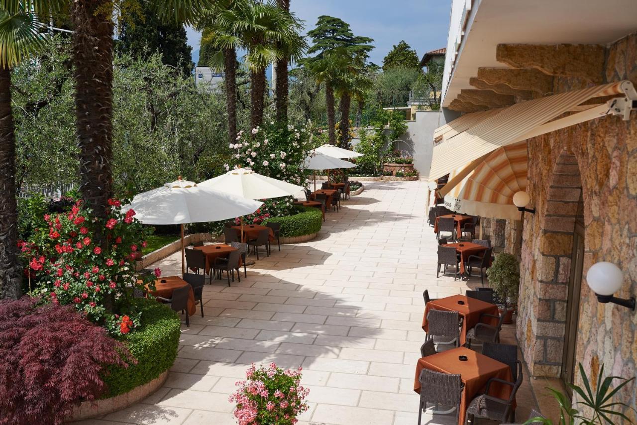 Hotel Benacus Torri Del Benaco Exterior photo
